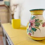 Con Piscina E Giardino A شقة
