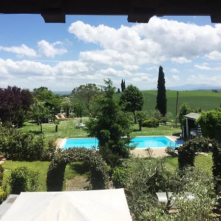 Con Piscina E Giardino A Apartment