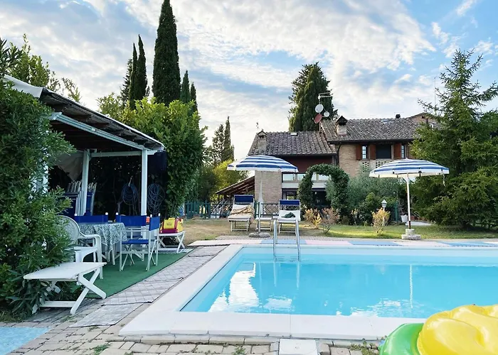 Апартаменты Con Piscina E Giardino A