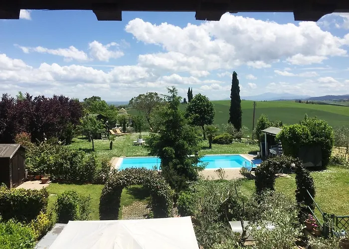 Con Piscina E Giardino A Апартаменты