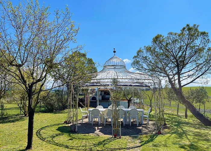 Con Piscina E Giardino A Сиена