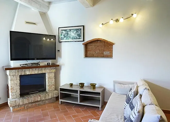 Con Piscina E Giardino A Апартаменты