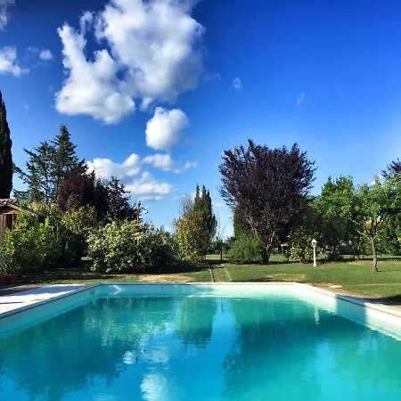 شقة Con Piscina E Giardino A *