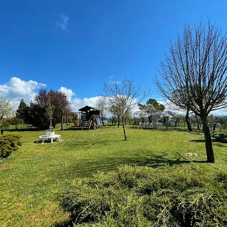 شقة Con Piscina E Giardino A *