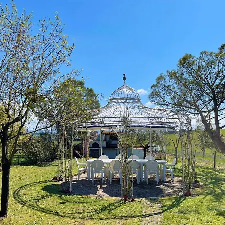 Con Piscina E Giardino A سيينا