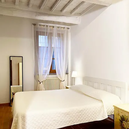 Con Piscina E Giardino A * سيينا